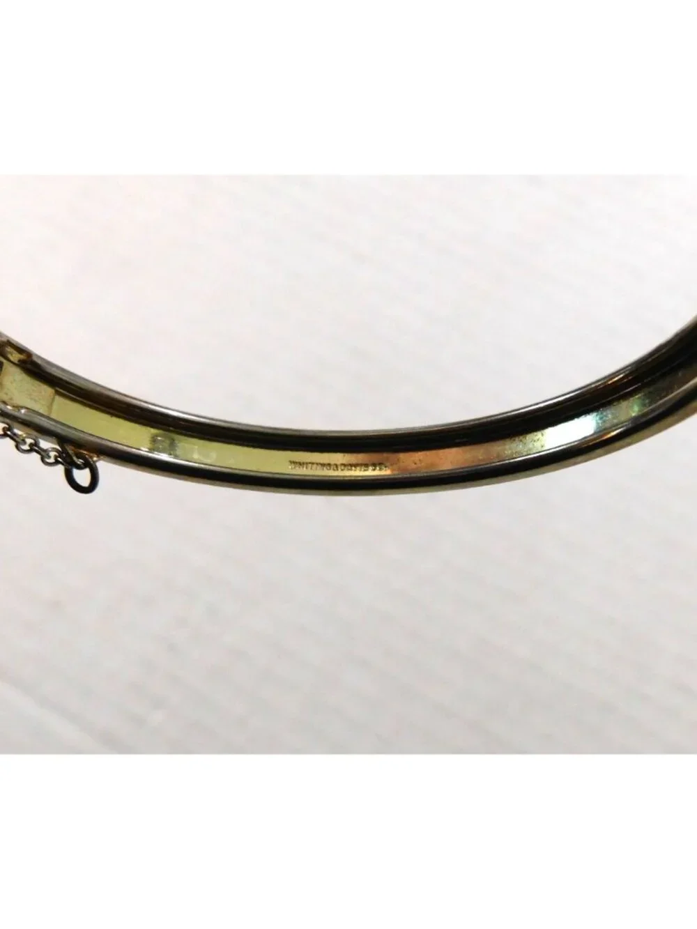 Whiting & Davis Signed Gold Tone Hinged Bangle Bracelet 1980s Vintage 8 Inch